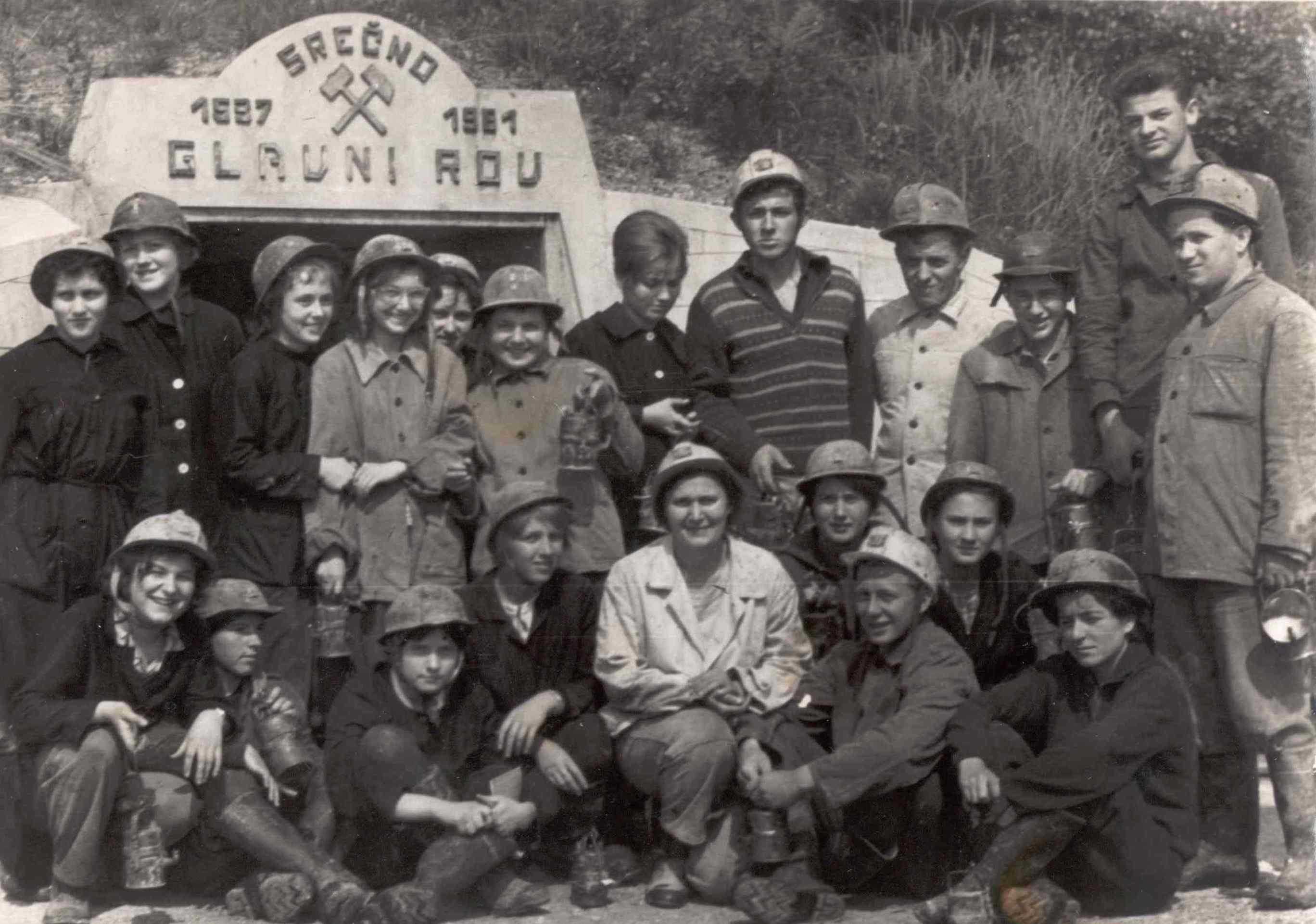 Group picture in front of the Sitarjevec mine - history of the mine