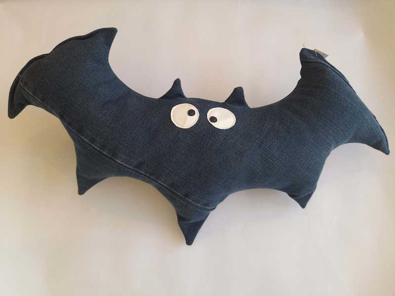 Toy bat made of textile